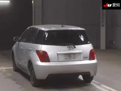 Toyota IST  с аукциона в Японии