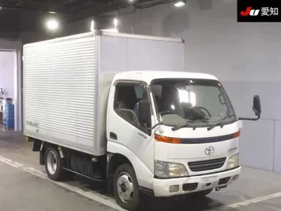 Toyota DYNA  с аукциона в Японии