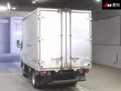 Toyota DYNA  с аукциона в Японии