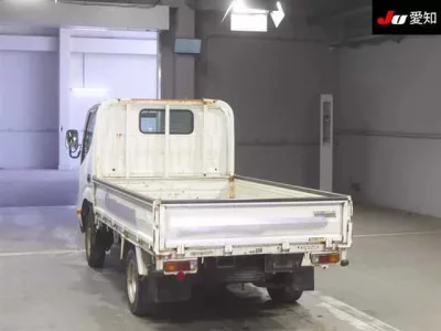 Toyota DYNA  с аукциона в Японии