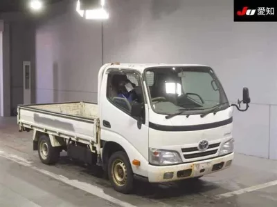 Toyota DYNA  с аукциона в Японии