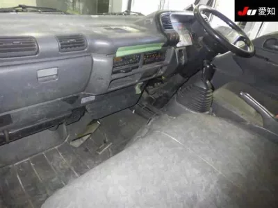 Isuzu ELF  с аукциона в Японии