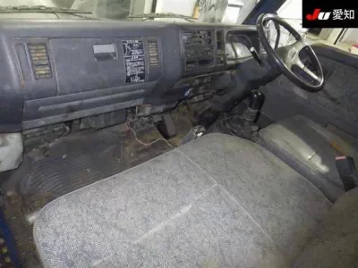 Mazda TITAN  с аукциона в Японии