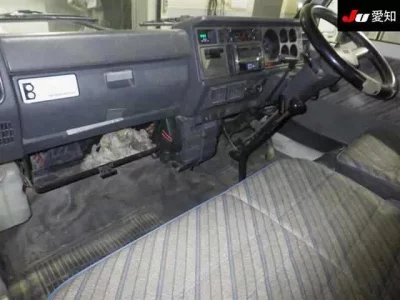 Mazda TITAN  с аукциона в Японии