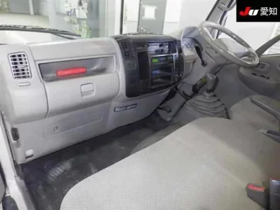 Toyota DYNA  с аукциона в Японии