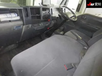 Isuzu ELF  с аукциона в Японии
