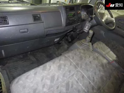 Mazda TITAN  с аукциона в Японии