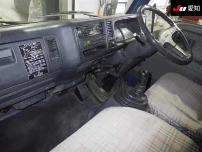 Mazda TITAN  с аукциона в Японии