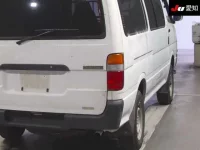 Toyota HIACE VAN лот № 20133 оценка 3  с аукциона в Японии 7