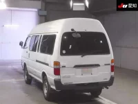 Toyota HIACE VAN лот № 20133 оценка 3  с аукциона в Японии 1
