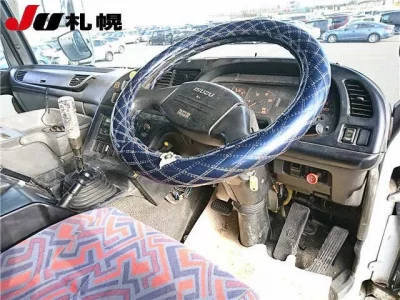 Isuzu GIGA  с аукциона в Японии
