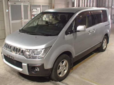 Mitsubishi DELICA D5  с аукциона в Японии