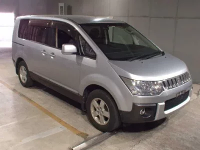 Mitsubishi DELICA D5  с аукциона в Японии