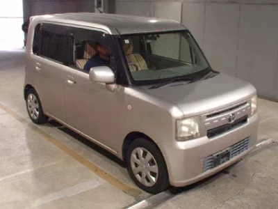 Toyota PIXIS SPACE  с аукциона в Японии