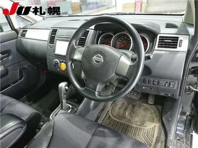 Nissan TIIDA  с аукциона в Японии