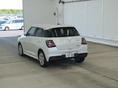 Suzuki SWIFT  с аукциона в Японии