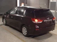 Toyota WISH лот № 8217 оценка R  с аукциона в Японии 1