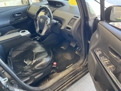 Toyota PRIUS ALPHA  с аукциона в Японии