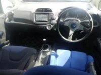 Honda FIT лот № 9090 оценка 3.5  с аукциона в Японии 2