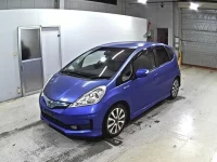 Honda FIT лот № 9090 оценка 3.5  с аукциона в Японии 3