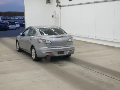 Mazda AXELA  с аукциона в Японии