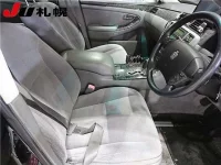 Toyota CROWN лот № 63 оценка R  с аукциона в Японии 4