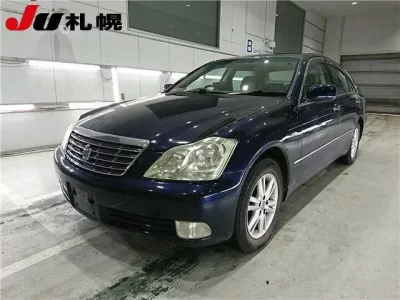 Toyota CROWN  с аукциона в Японии