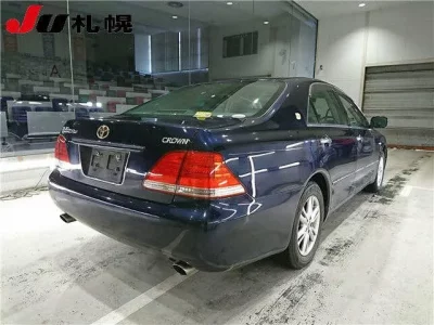Toyota CROWN  с аукциона в Японии