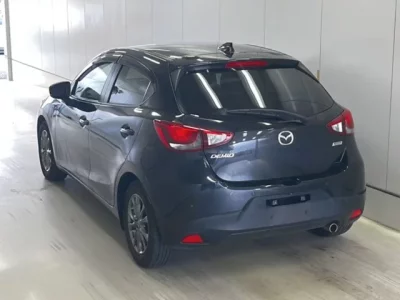 Mazda DEMIO  с аукциона в Японии