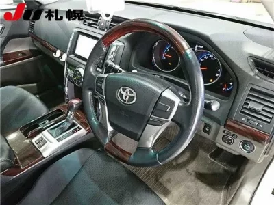 Toyota MARK X  с аукциона в Японии