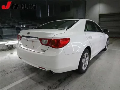 Toyota MARK X  с аукциона в Японии