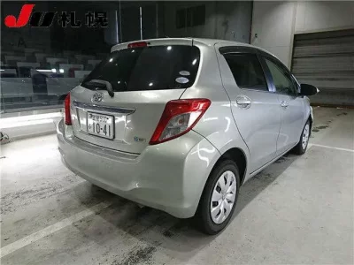 Toyota VITZ  с аукциона в Японии