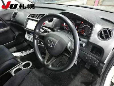 Honda STREAM  с аукциона в Японии