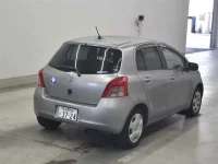 Toyota VITZ лот № 80136 оценка 3  с аукциона в Японии 4