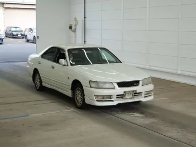 Nissan LAUREL
