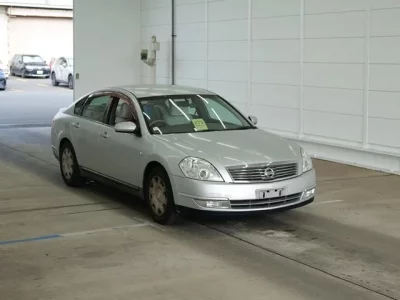 Nissan TEANA  с аукциона в Японии