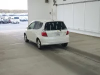 Honda FIT лот № 2123 оценка 3.5  с аукциона в Японии 1