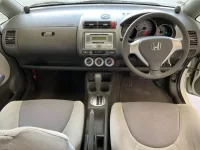 Honda FIT лот № 2123 оценка 3.5  с аукциона в Японии 4