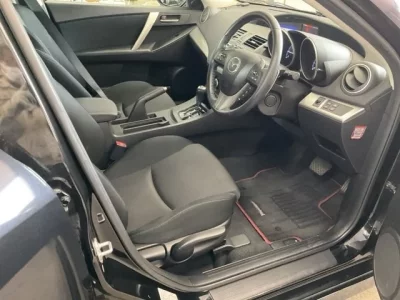 Mazda AXELA  с аукциона в Японии