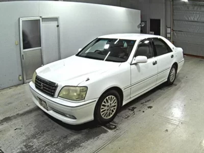 Toyota CROWN  с аукциона в Японии