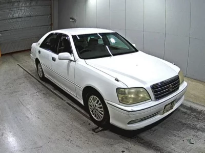 Toyota CROWN  с аукциона в Японии