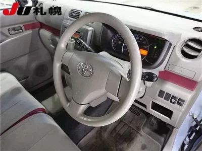 Toyota PIXIS SPACE