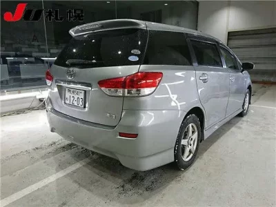 Toyota WISH  с аукциона в Японии
