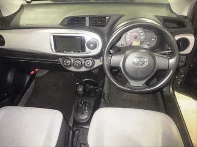Toyota VITZ  с аукциона в Японии