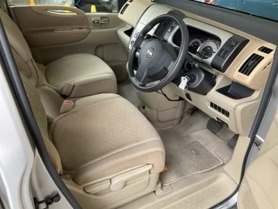 Nissan SERENA  с аукциона в Японии