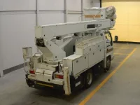 Isuzu ELF лот № 1075 оценка RA  с аукциона в Японии 1