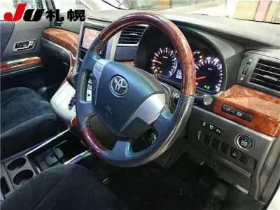 Toyota VELLFIRE  с аукциона в Японии