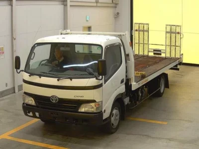 Toyota DYNA  с аукциона в Японии