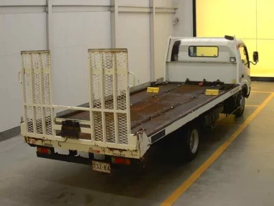 Toyota DYNA  с аукциона в Японии