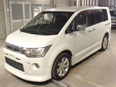 Mitsubishi DELICA D5  с аукциона в Японии